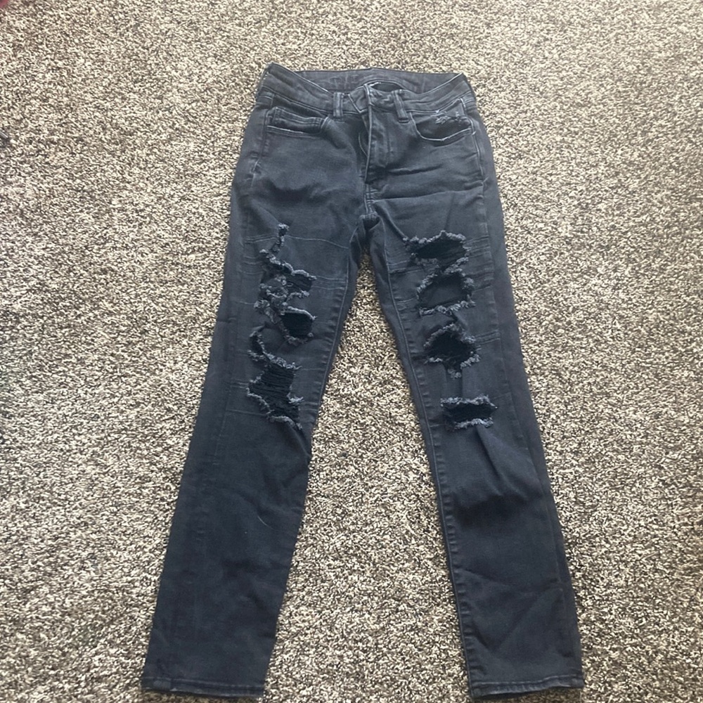 size 2 black ripped american eagle jeans